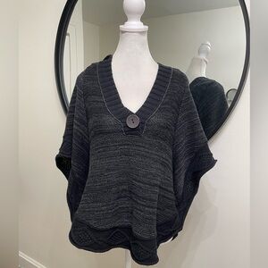 Free People poncho sweater. Hooded. Size XS/SMALL